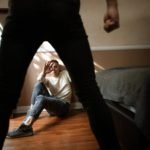 Sociopathie et société : quand la déviance révèle nos normes sociales